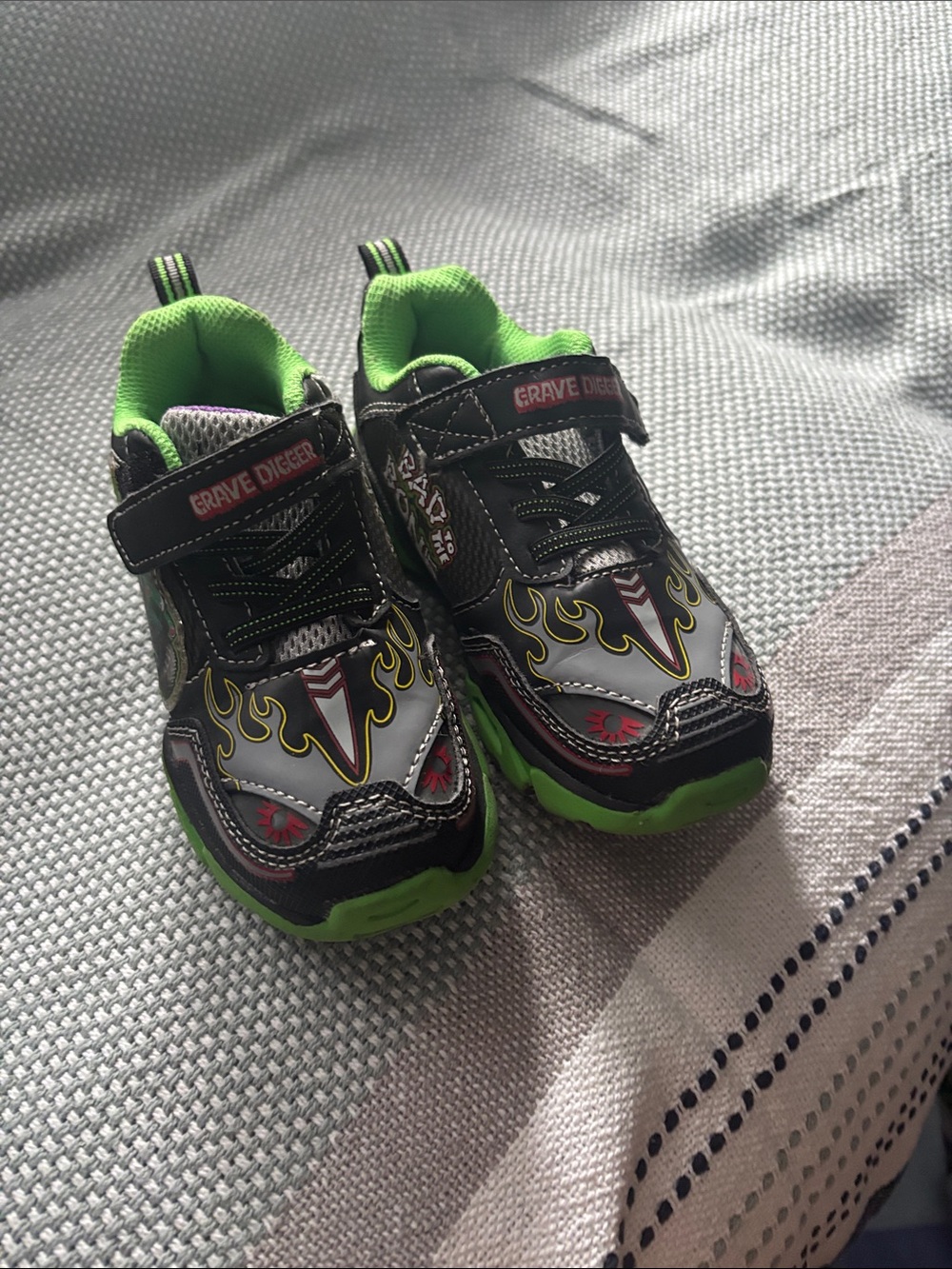 Grave Digger Monster Jam Light Up Shoes Boys Size 10 Black Green Hook Loop